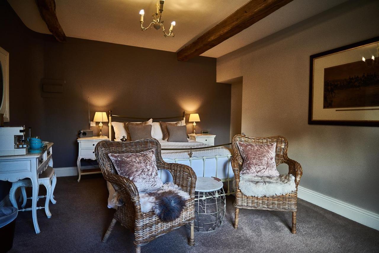 Plough Inn Lupton Eksteriør bilde